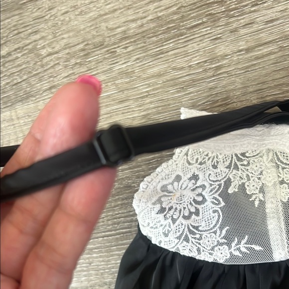 Black and White Lace Trim Sleepwear Set - Picture 4 of 9